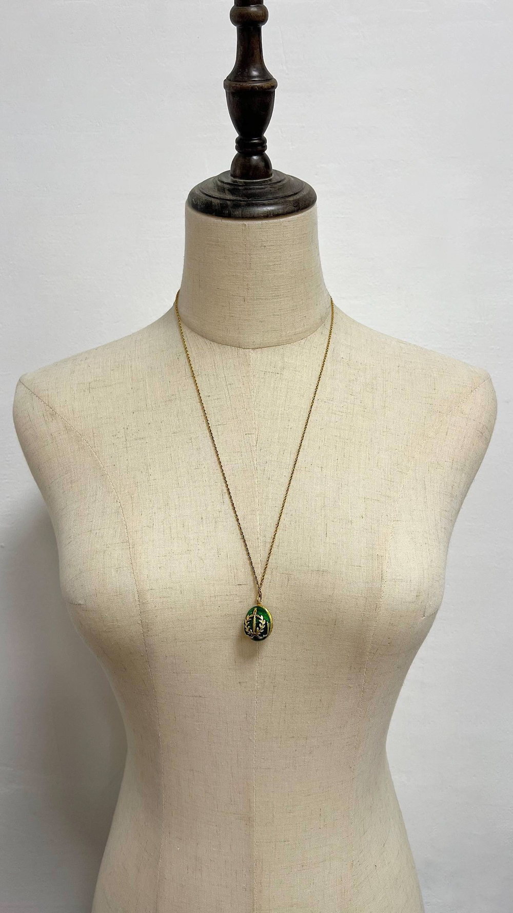 Кулон-локет в виде яйца Joan Rivers