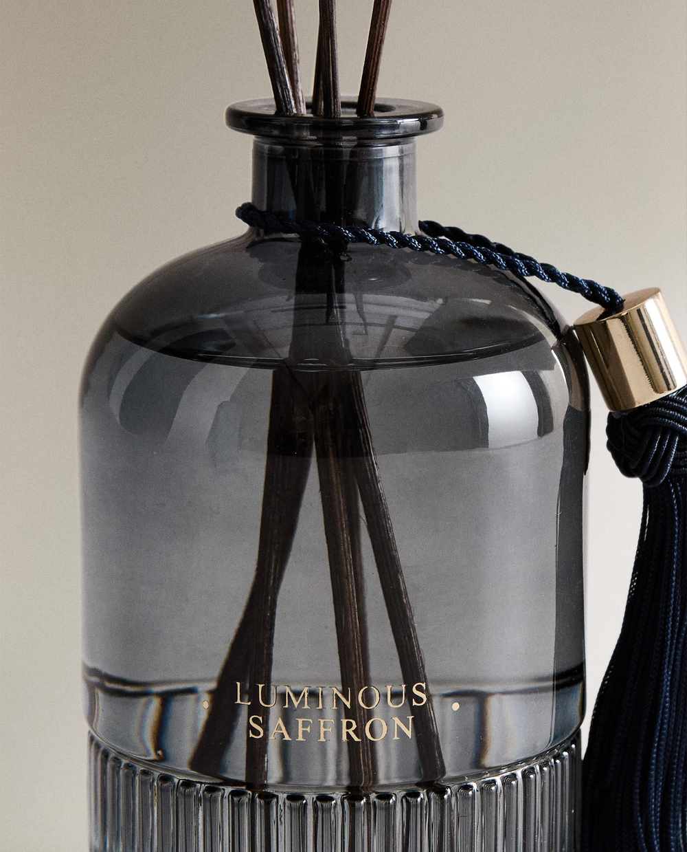 Zara Home - Диффузор с светящимися шафрановыми палочками, 480 мл