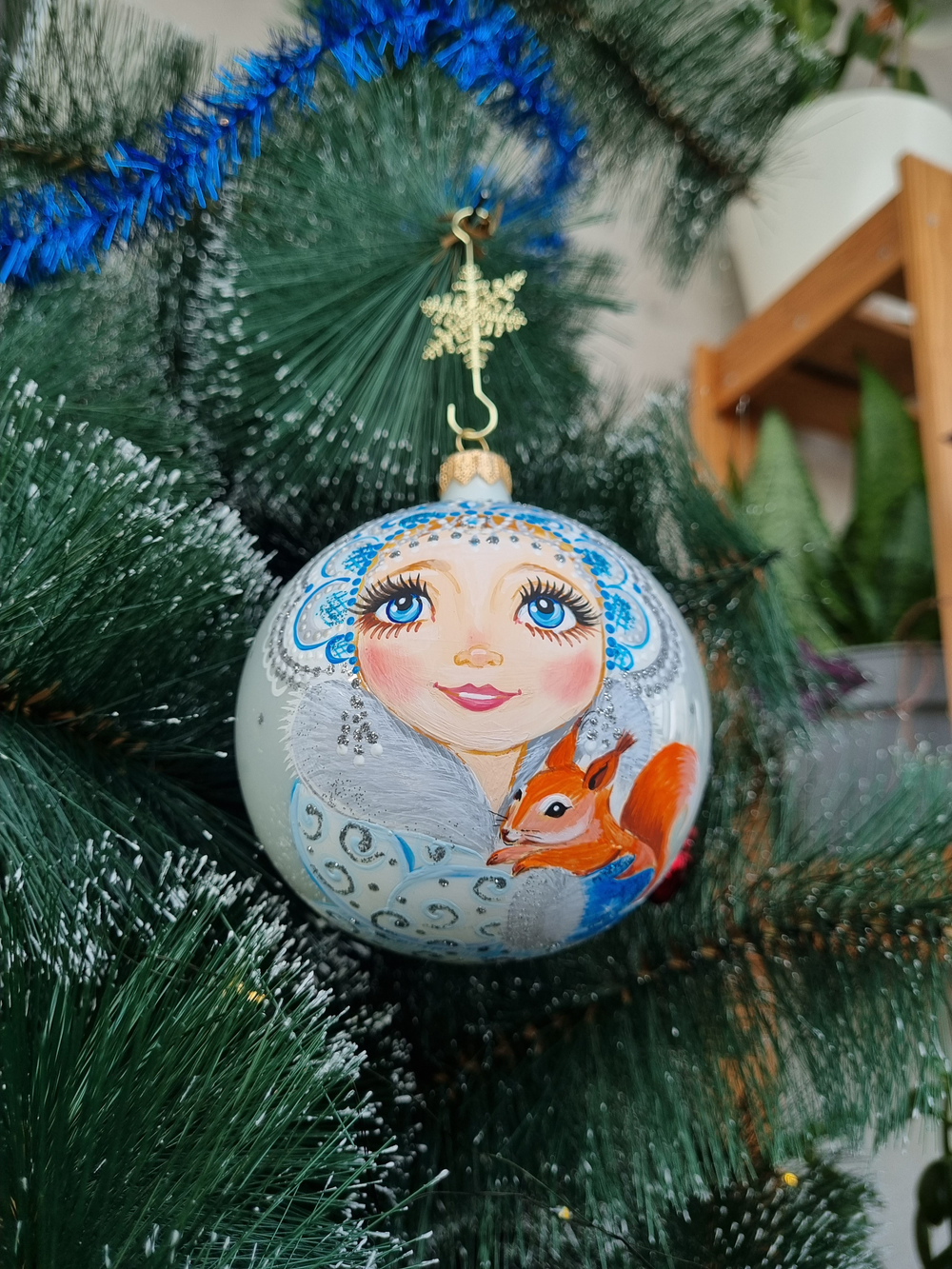 Шар стеклянный "снегурочка" ручная роспись