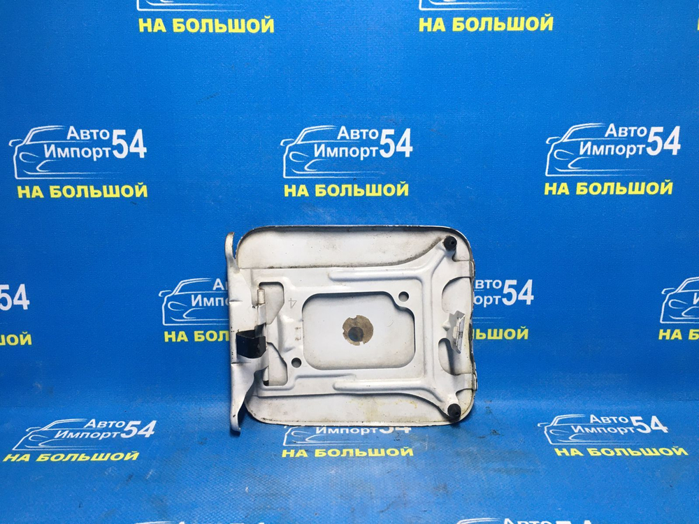 Лючок бензобака NISSAN CUBE 2001