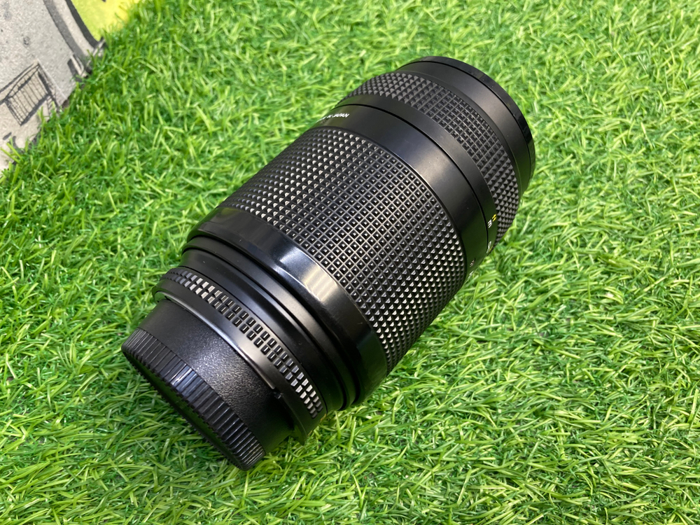 Nikon AF Nikkor 70-210mm 4-5.6 D