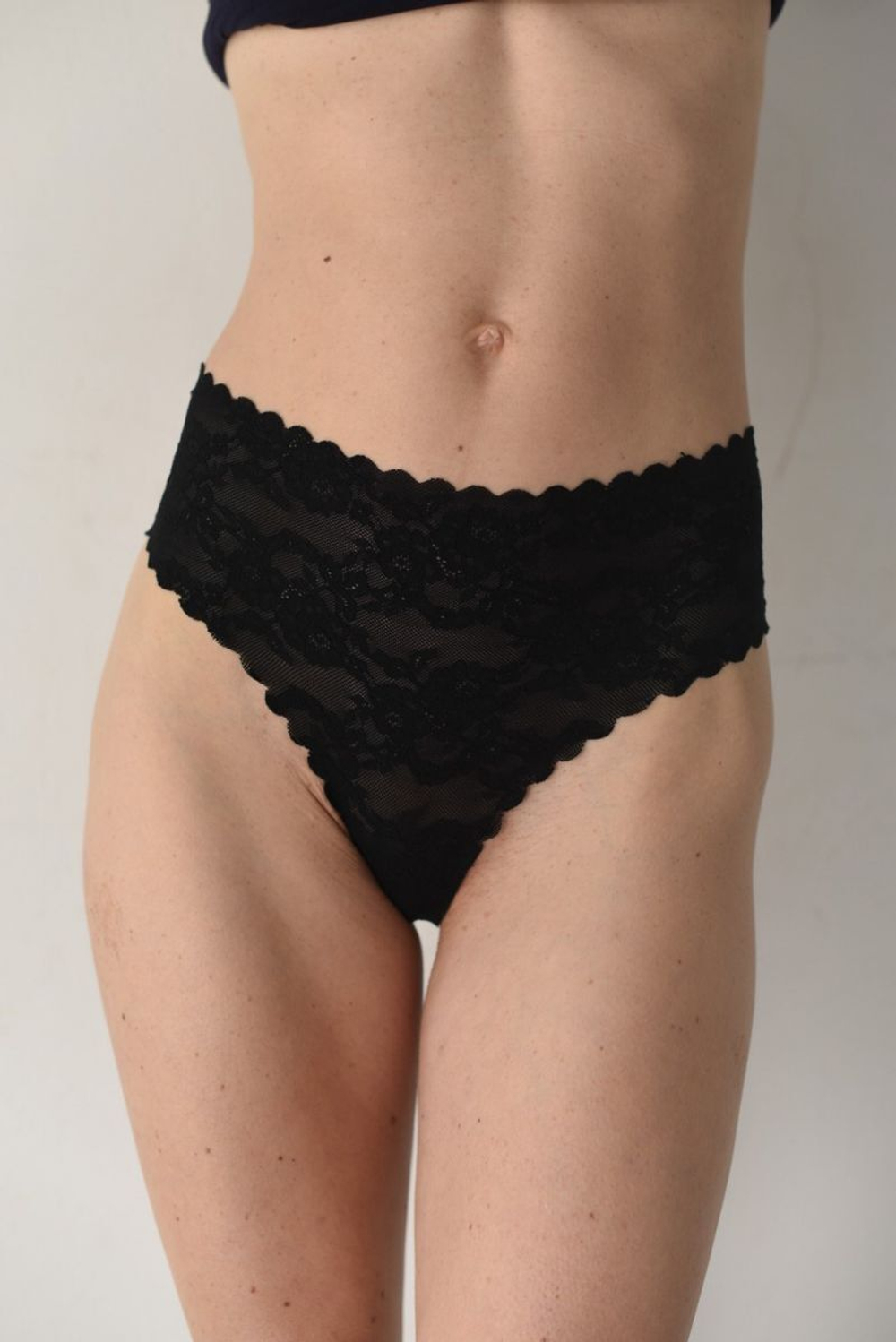 Трусики-стринги Bellie с высокой линией талии (Размер: M) (Цвет: красный)