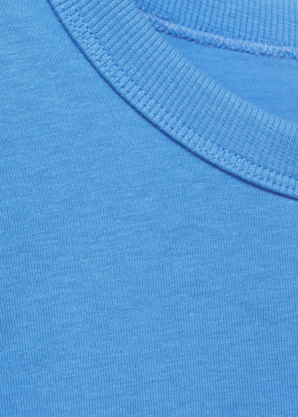 Футболка с подплечниками