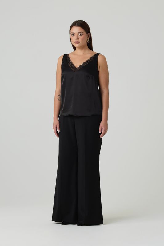 Топ двухслойный на широких бретелях с кружевом, черный