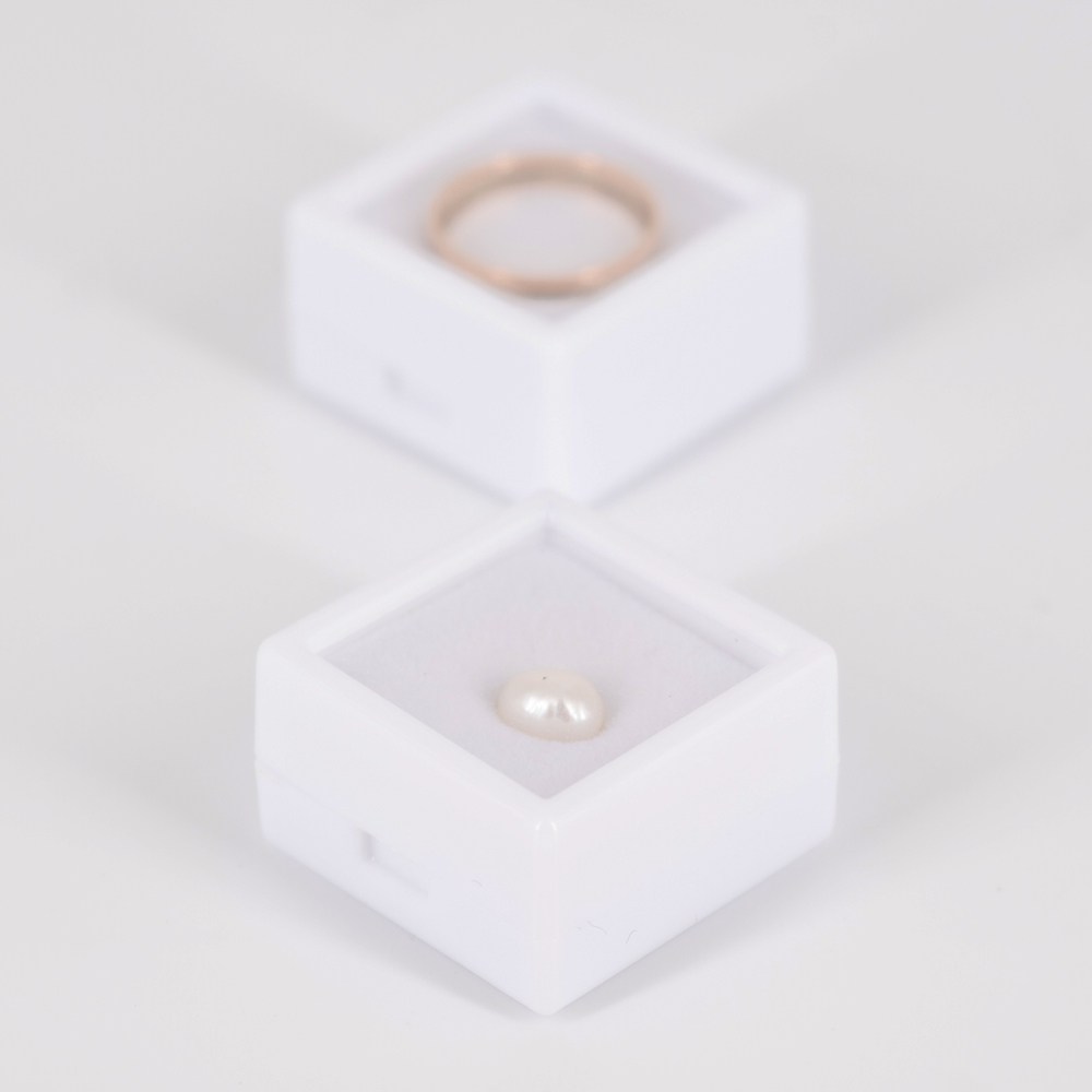 Футляр под вставки (пластиковое окно), 30х30х20 мм