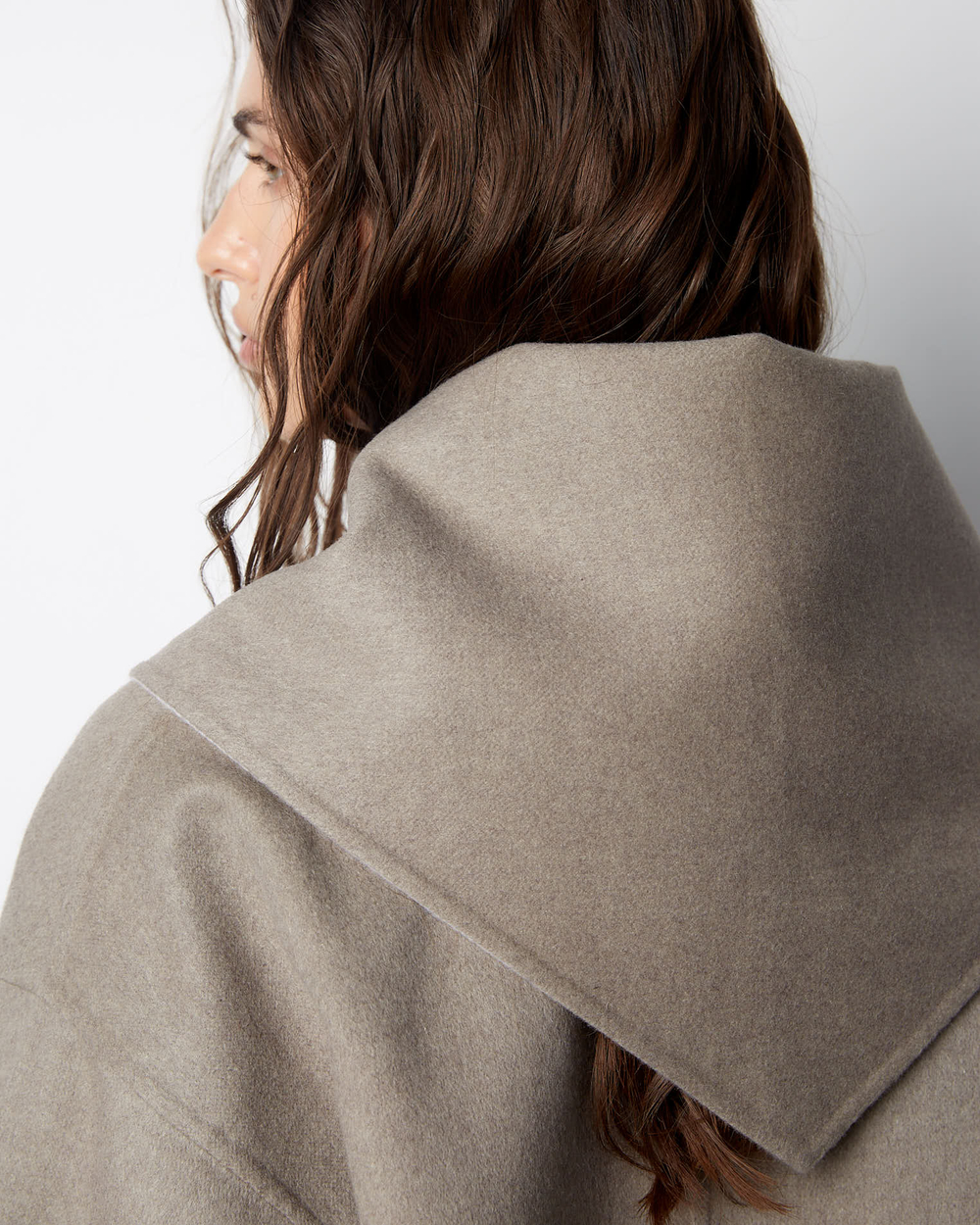 Полупальто и косынка двухсторонние из шерсти и шелка Лоро Пиана светло-серый/бежевый