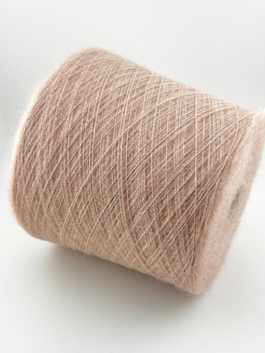 Commercio Filati Pregiati Profilo 70% кид мохер 30% шелк 9000м/100г