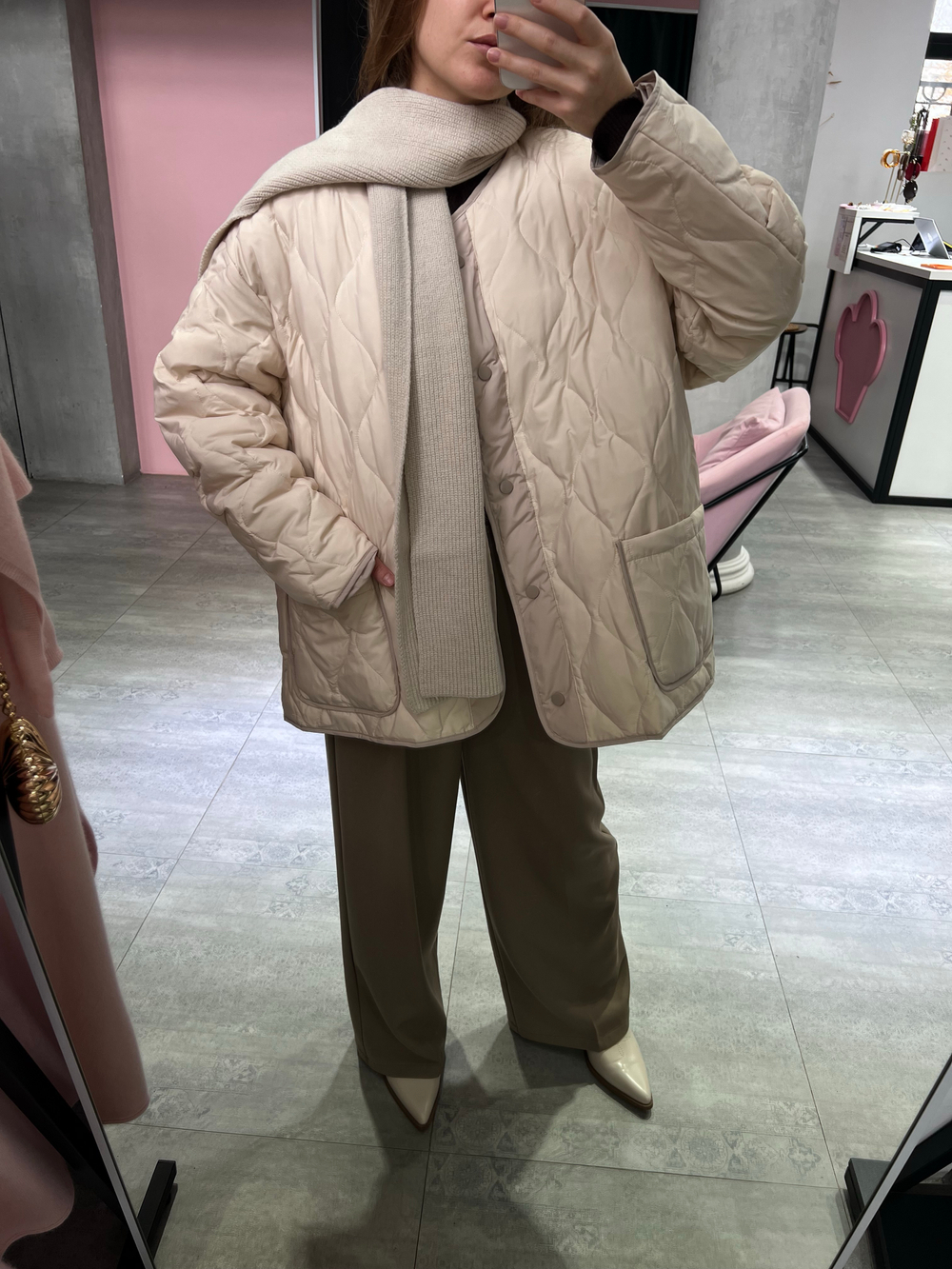 Бомбер Лоран молочный