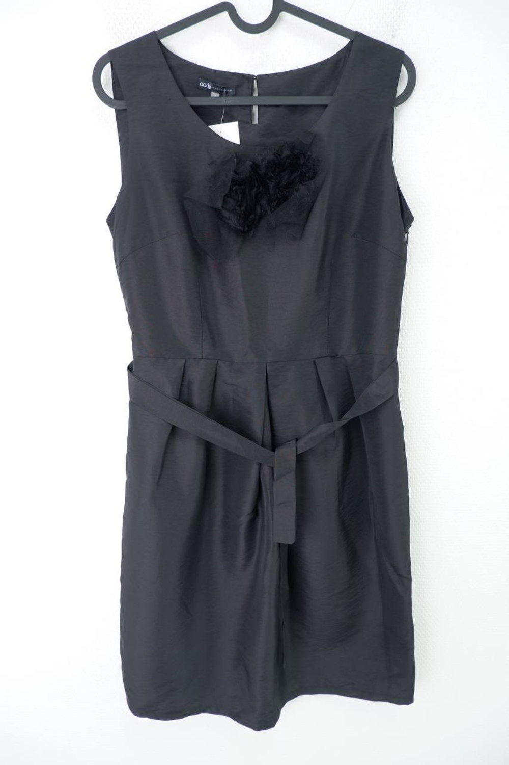 Платье Oodji нарядное 44-46 размер