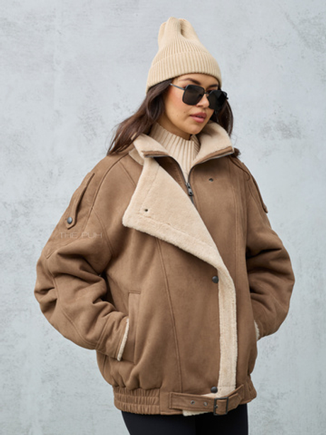 Коричневая дубленка с воротником