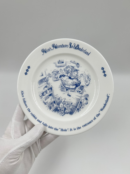 Тарелка Алиса в Стране Чудес Yamaka