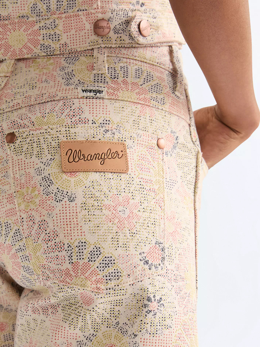 Шорты женские WRANGLER COWBOY SHORT 5 INCH FIREWORK FLORAL