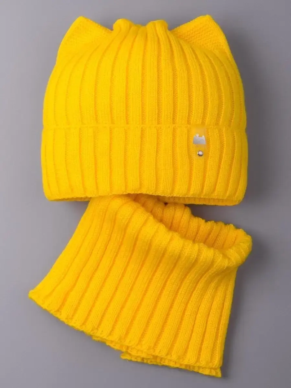 Шапка для девочки осенняя c ушками и снуд