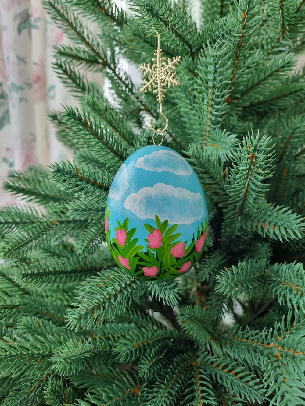 Фарфоровое пасхальное  яйцо "Весенний кролик"