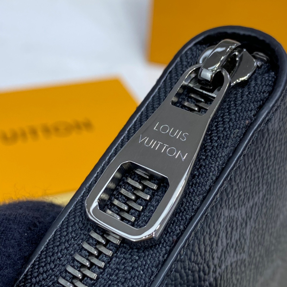 Louis Vuitton Zippy Wallet