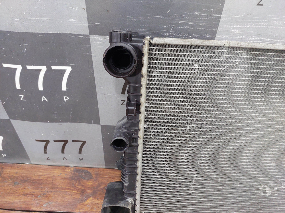 Радиатор двигателя Mercedes S-Class (W221) 09-13 Б/У Оригинал A2215003203