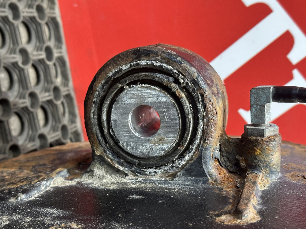 Пневмоамортизатор передний