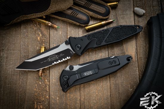 Microtech SOCOM ELITE TANTO - нож складной, черн. алюм. рук-ть, черн. клинок 1/2 серр