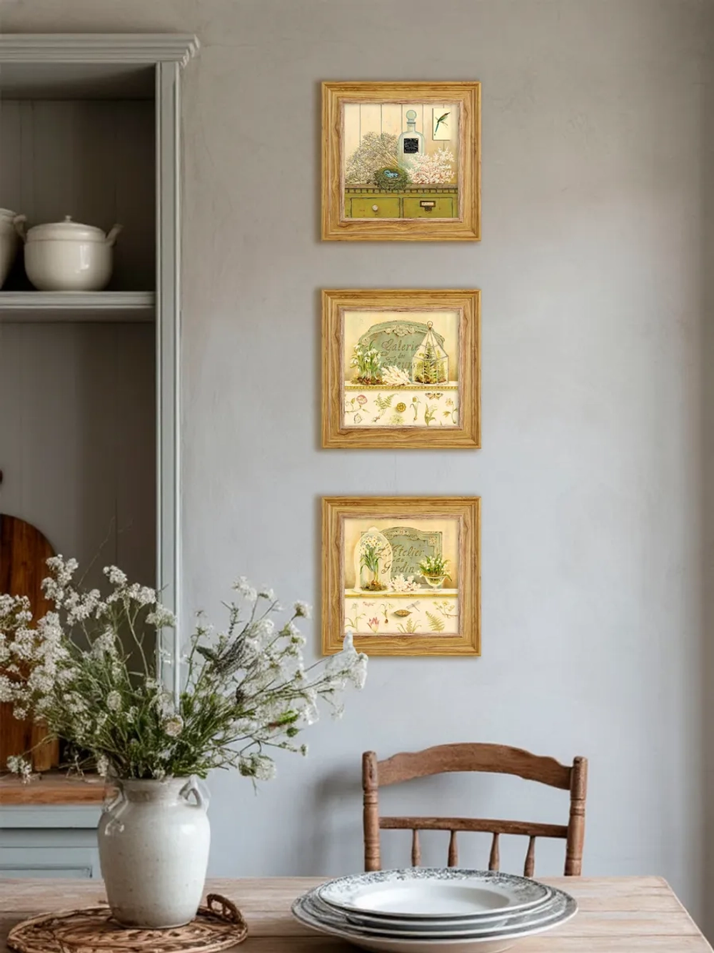 Картина настенная интерьерная в раме "под дерево" 26*26 см