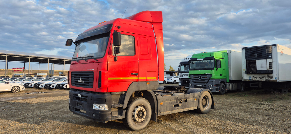 МАЗ 5440 4x2 Седельный тягач 544028-520-031 (Дизельный, 11,6 л, 428 л.с., МТ)