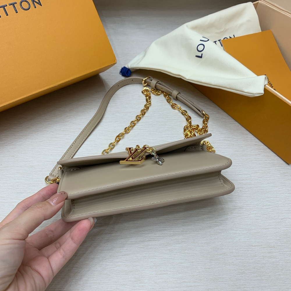 Louis Vuitton Wallet On Chain LV Bloom