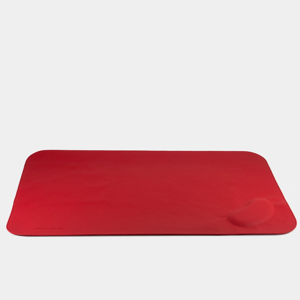 Коврик для MacBook Tapis из натуральной кожи теленка красного цвета