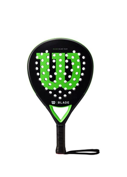 Ракетка для падел-тенниса Wilson Blade Team V2 черного цвета с неоново-зелеными акцентами, каплевидная форма на нейтральном фоне.