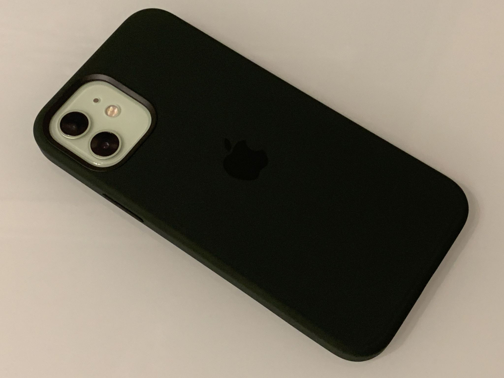Накладка  Apple iPhone 12/12 Pro  Soft Case темно-зеленый Zibelino