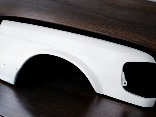 Крылья стеклопластиковые для Mercedes-Benz W126