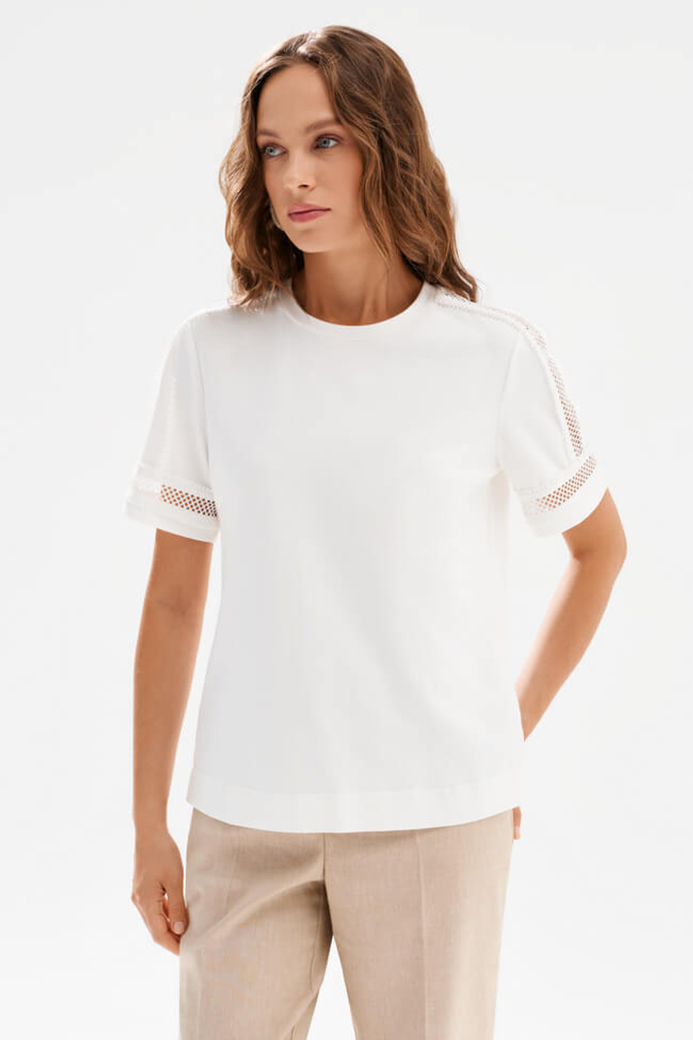 23587 Футболка женская (молочный)