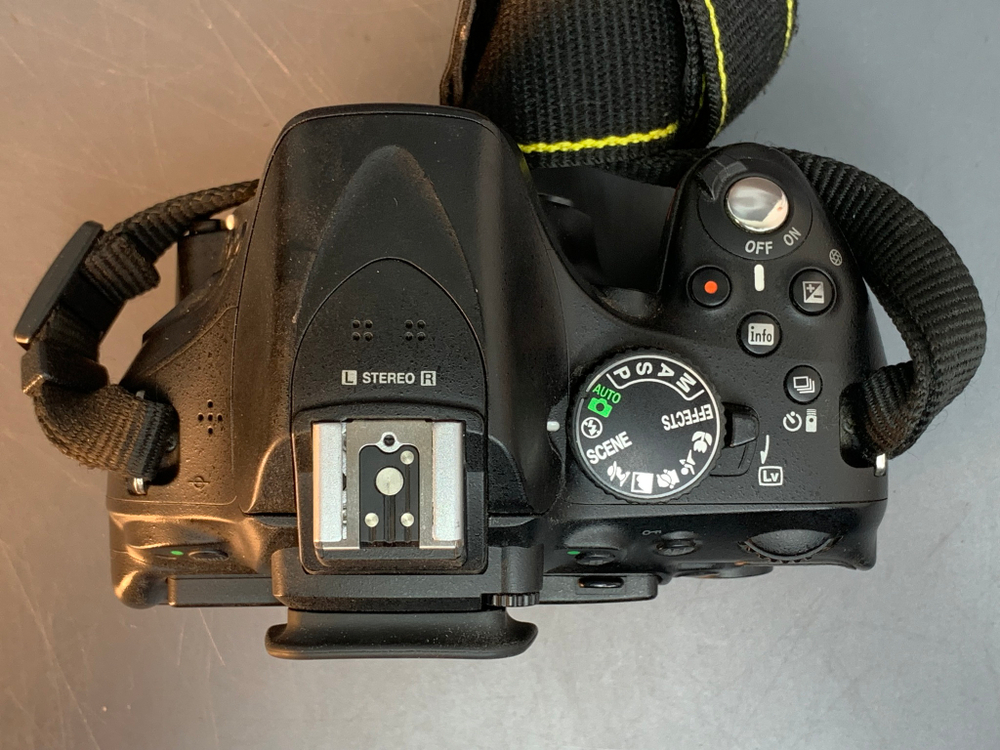 Nikon D5200 kit 18-55mm 30100 кадров