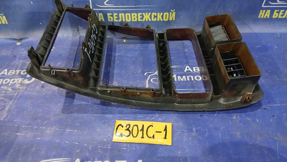Рамка магнитофона DAIHATSU PYZAR 1997