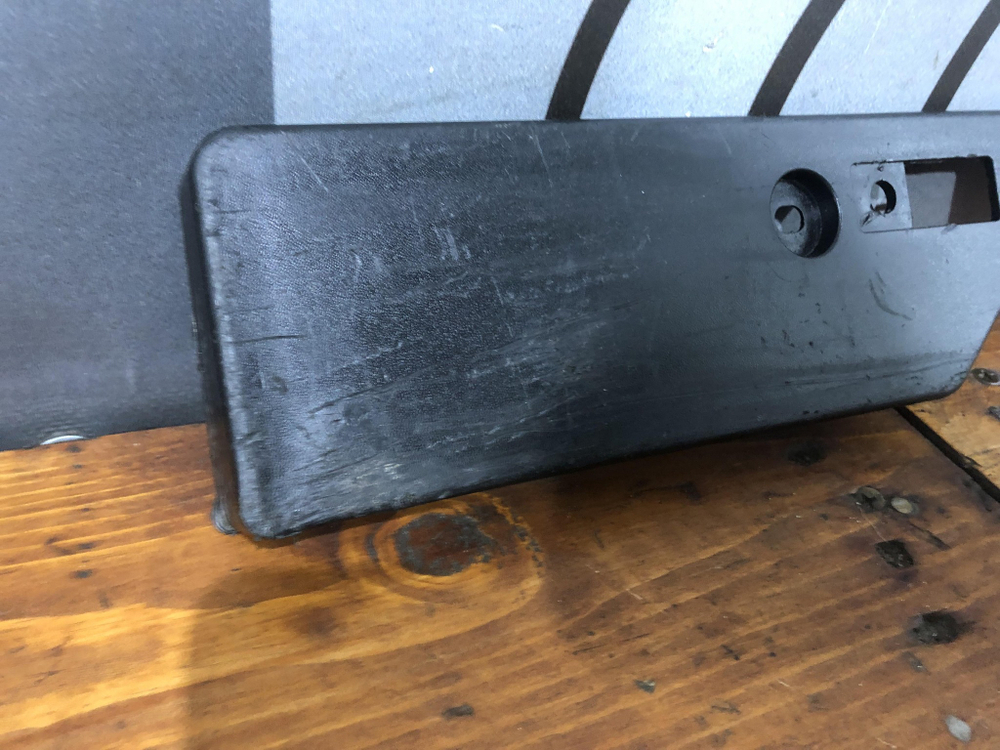 Площадка гос. номера Toyota RAV4 IV (XA40) 12-19 Б/У Оригинал 5211442120