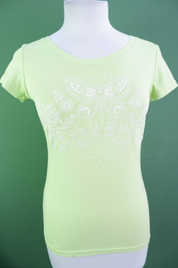 Футболка Oodji по фигуре с вышивкой 44 размер