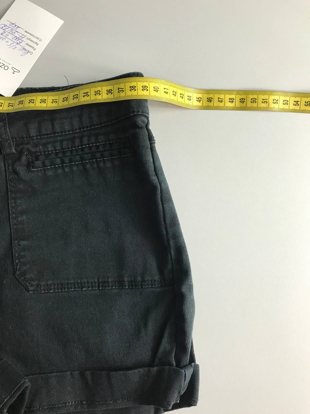 Шорты укороченные, визуально на 42 размер