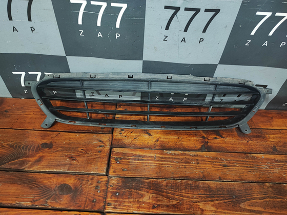 Решетка переднего бампера Hyundai Solaris 1 (RB) 10-14 Б/У Оригинал 865611R000