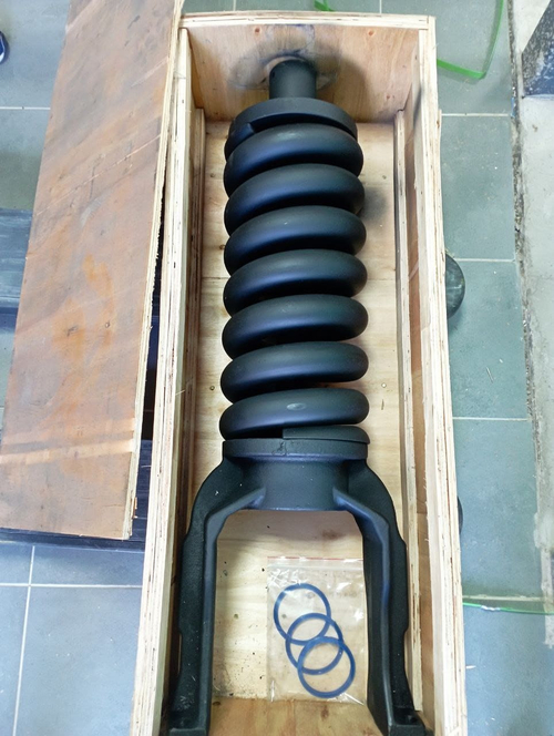 Натяжитель гусеницы в сборе | 215/12231 | Korea