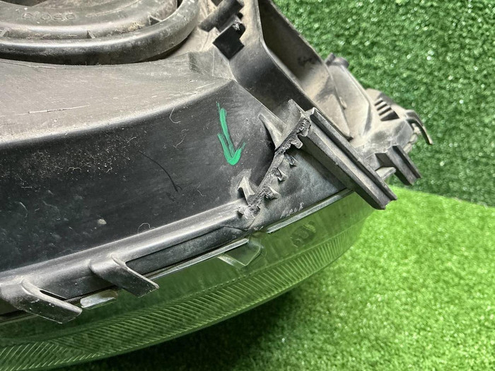 Фара левая Mini Hatch R56 (2010-2013) ксенон