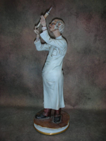 Статуэтка. Фарфор. Доктор. Capodimonte. Италия