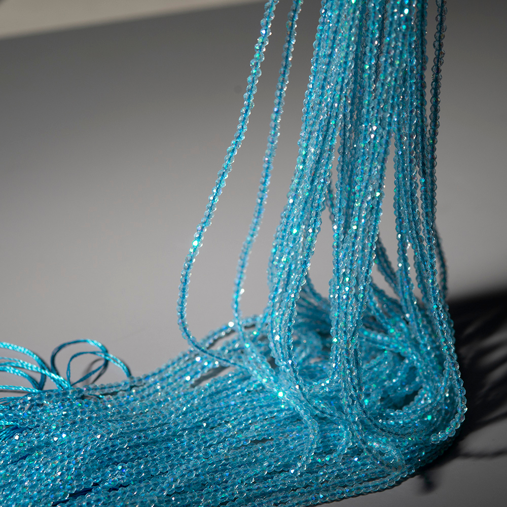 Голубая шпинель синтетическая с эффектом иризации, 2мм, шар, микроогранка