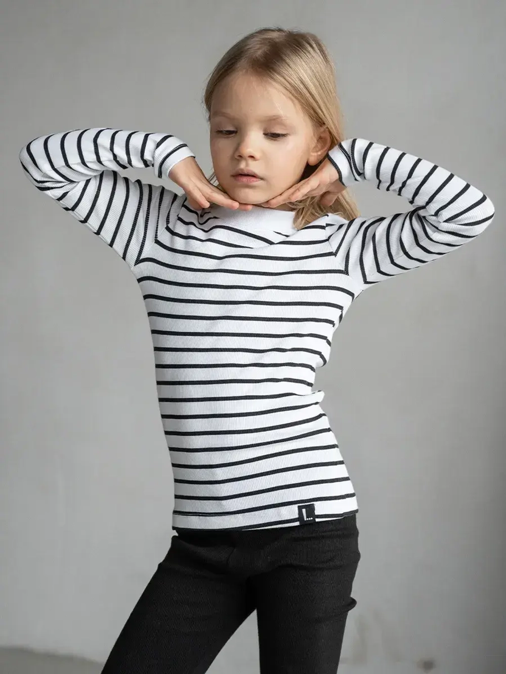 Костюм для девочки на осень