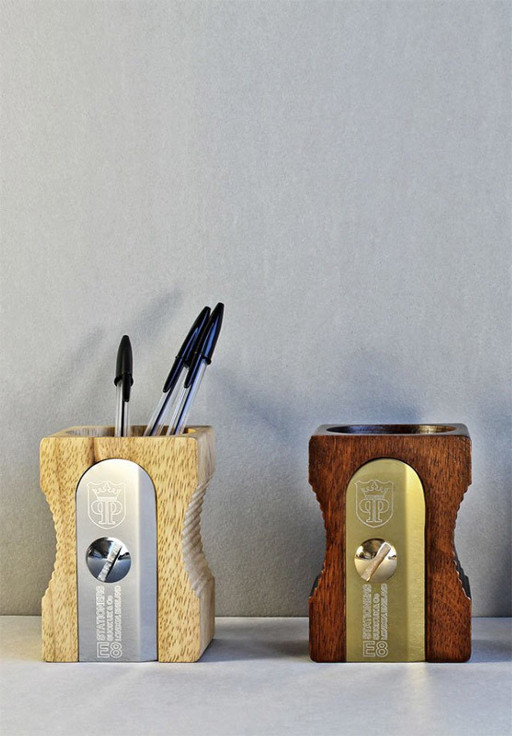 Органайзер для рабочего стола sharpener темное дерево