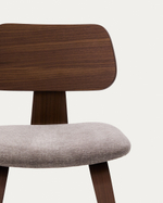 Стул Gena из бежевого шенилла с каркасом из шпона ореха и каучукового дерева