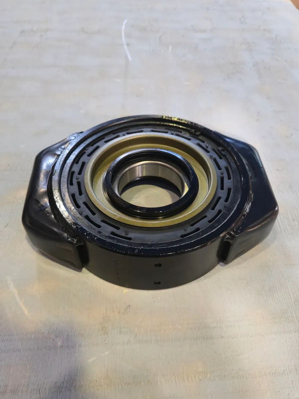 Промежуточная опора в сборе (D70,L220, 2 отв.,обойма 20мм) SH HOWO (Shaft-Gear)