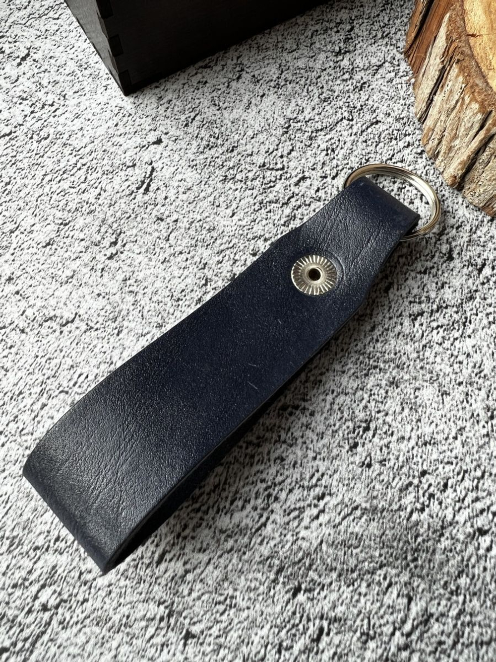 Брелок кожаный на ключи с гравировкой