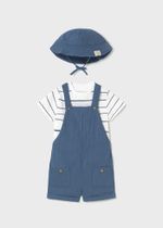 комбинезон с футболкой и панамкой