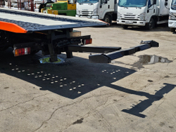Эвакуаторная платформа 4.5 т с КМУ 3.2 т на шасси Isuzu Elf KV600