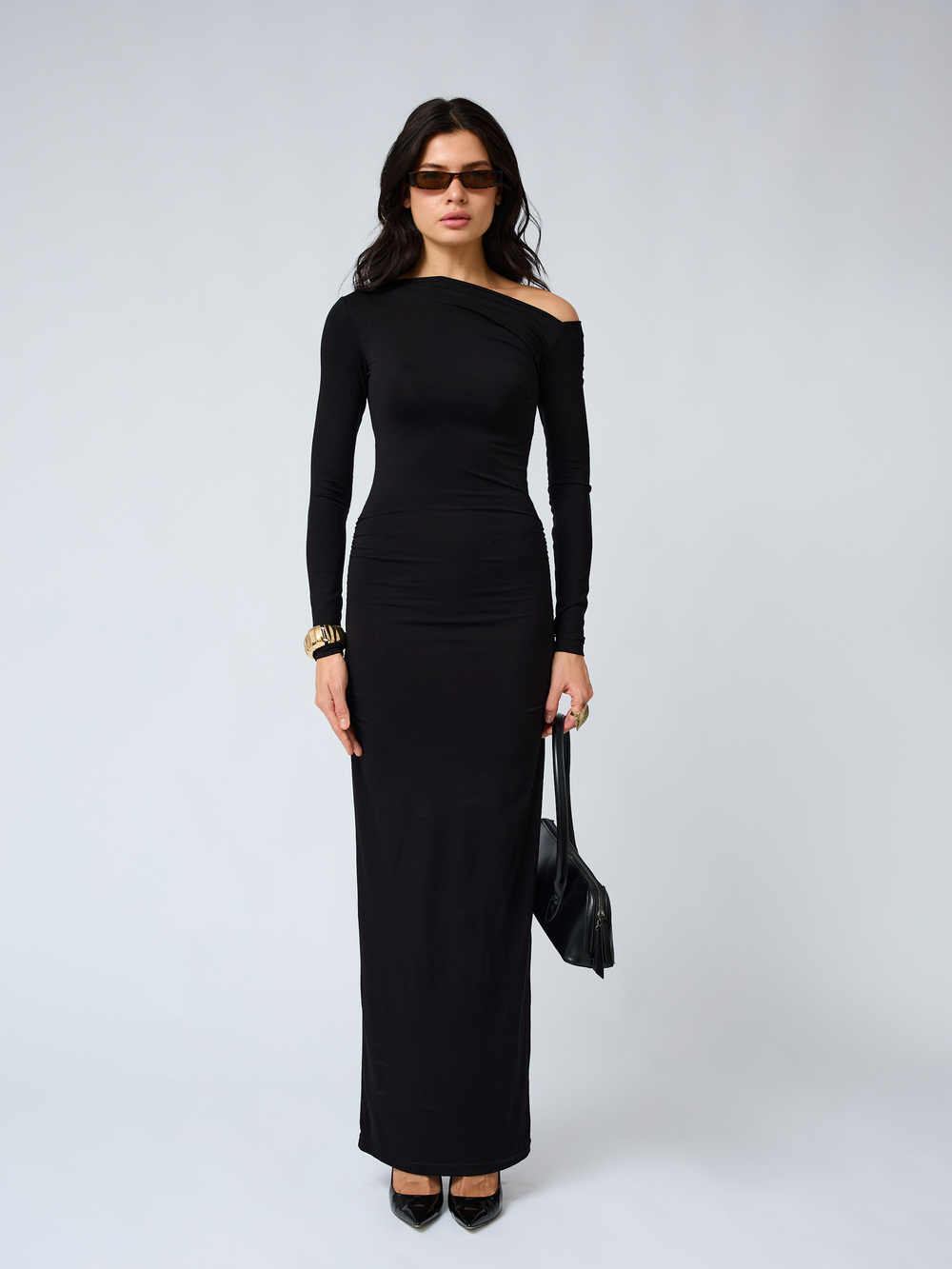 Платье с драпировкой на одно плечо