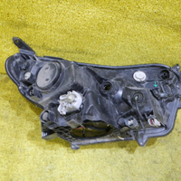Фара левая Toyota Rav 4 CA40 (2015-2019) LED