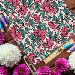 Ткань кулирная гладь аленький цветочек на розовом фоне